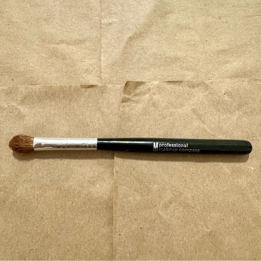 PROFESSIONAL MAKEUP COMPANY EYE BRUSH